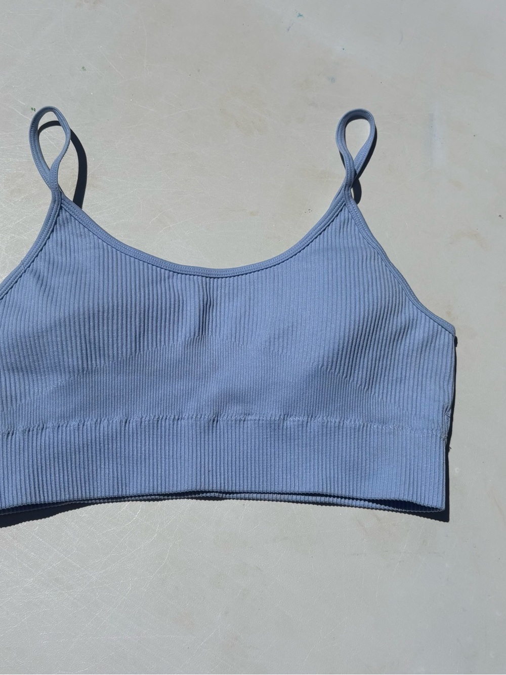 Women's 2 piece workout/yoga set sports bra and crossover shorts
Medium - Picture 2 of 7